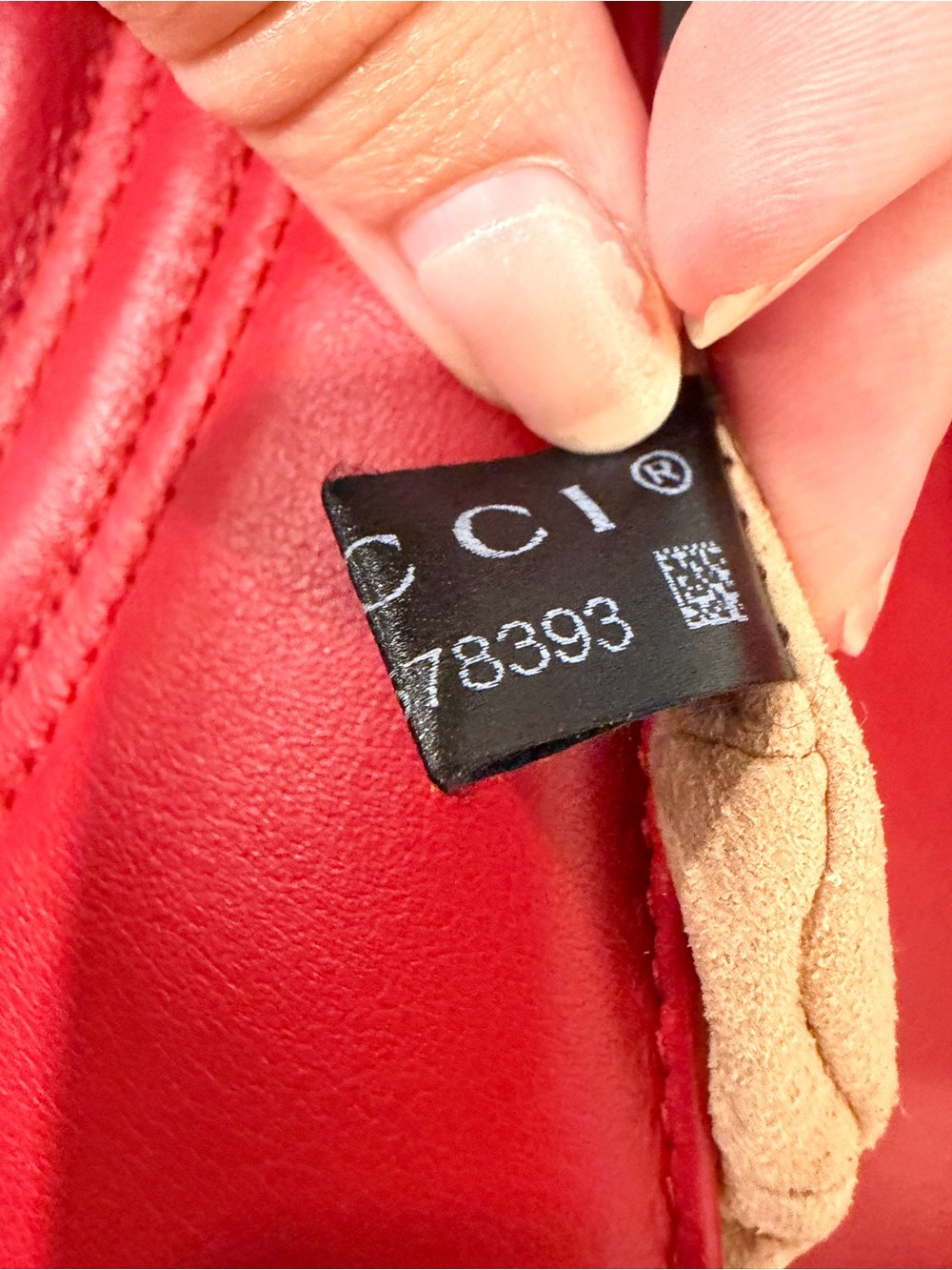 Gucci GG Marmont Small Shoulder Bag in Red - Picture 13 of 16